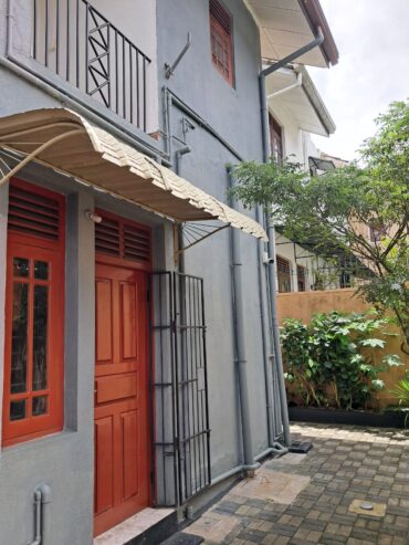 Modern Three Story House with Pool for Sale in Hokandara