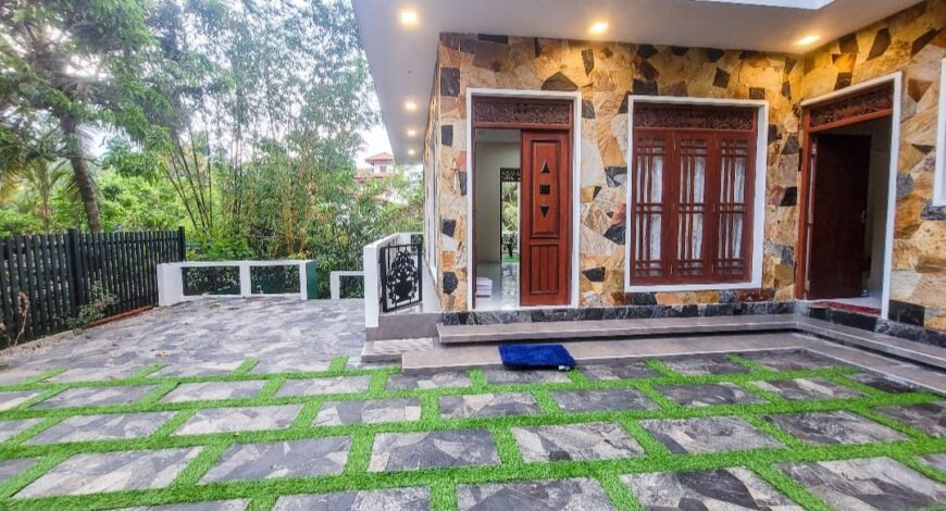 Modern Three Story House with Pool for Sale in Hokandara