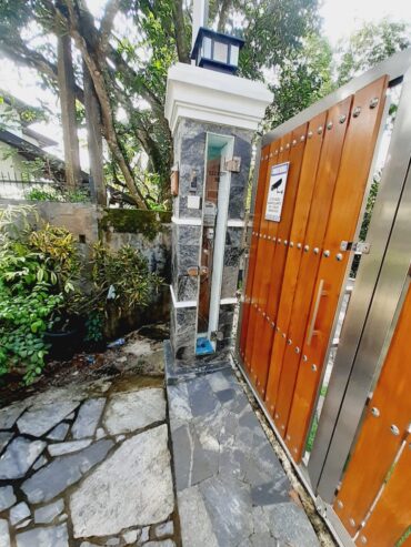 Modern Three Story House with Pool for Sale in Hokandara