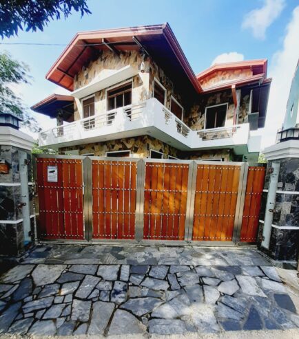 Modern Three Story House with Pool for Sale in Hokandara