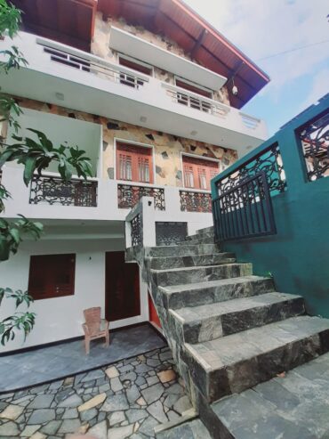 Modern Three Story House with Pool for Sale in Hokandara