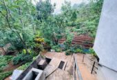 Commercial Building with House for sale in Welimada
