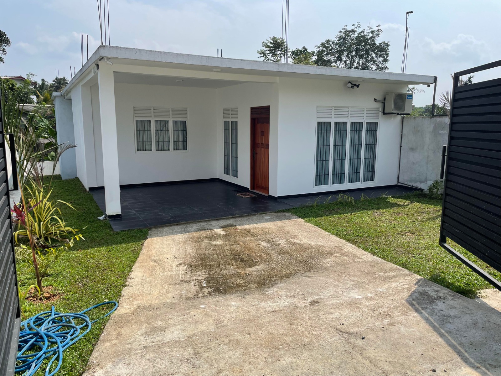 Homagama-3 bedroom near new house for sale