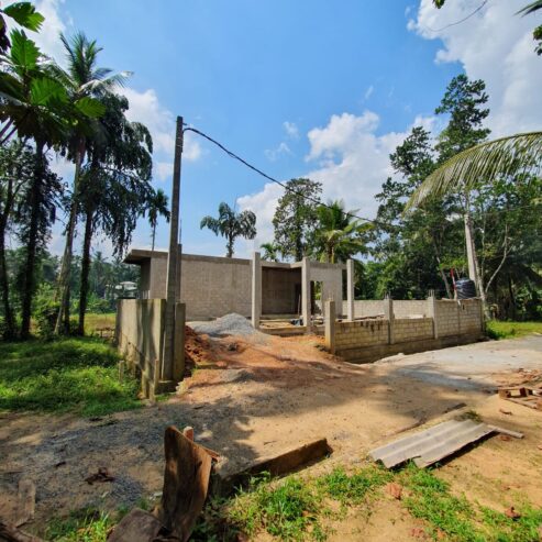 ගම්පහෙන් හදාගෙන එන නිවසක් විකිණීමට.