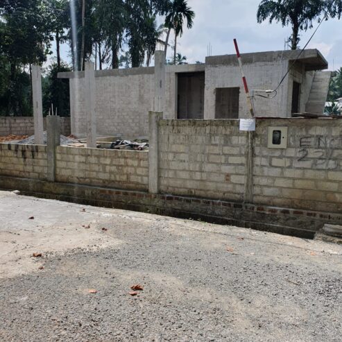 ගම්පහෙන් හදාගෙන එන නිවසක් විකිණීමට.