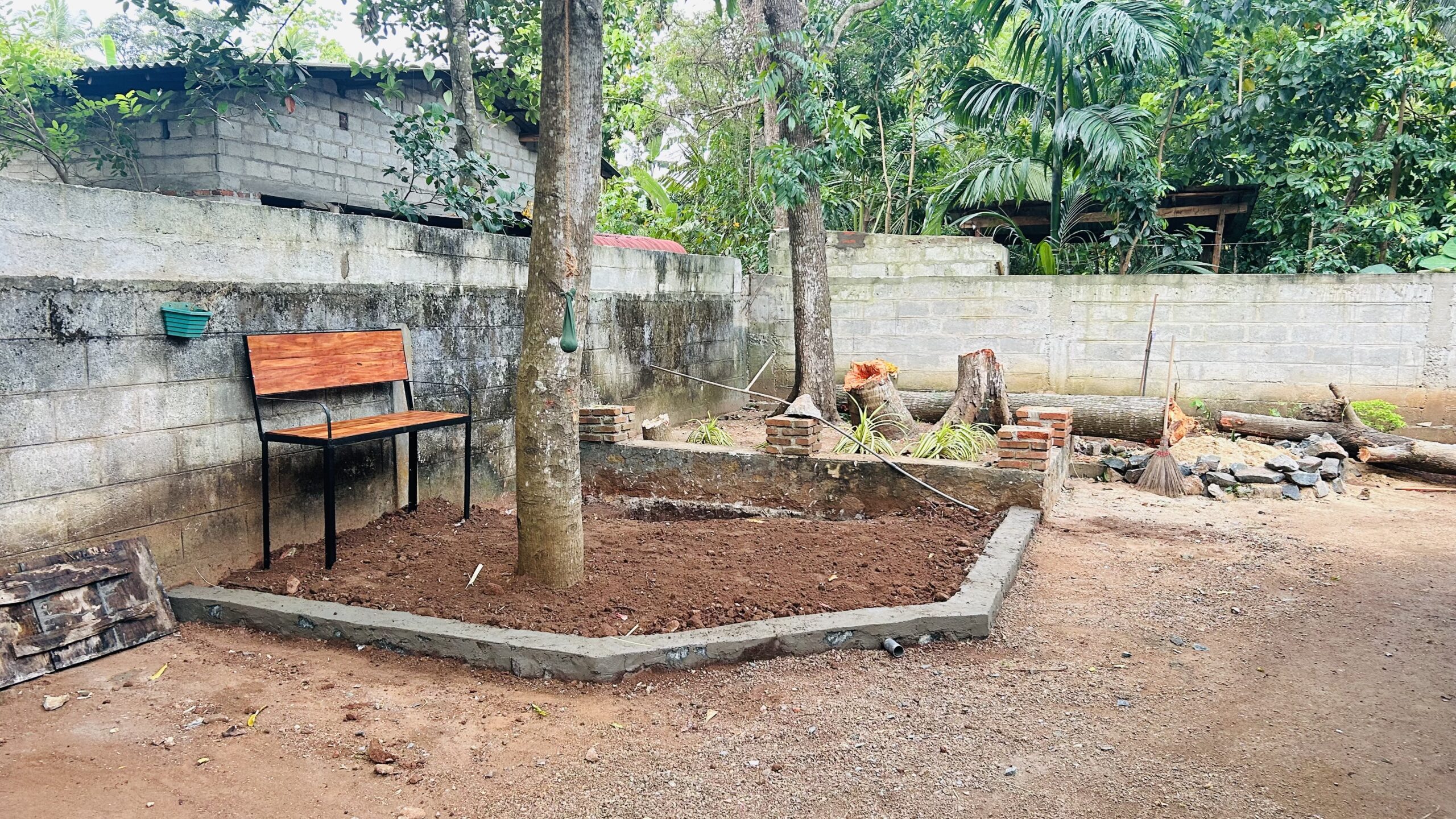 අනුරාධපුර නගර සීමාවෙන් පර් 24 සමග නිවසක්