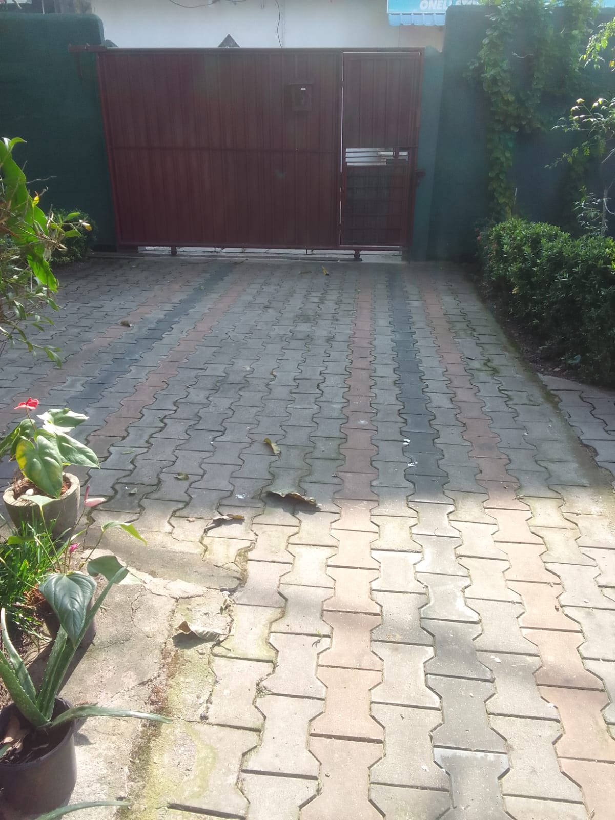 House for sale in Wellampitiya