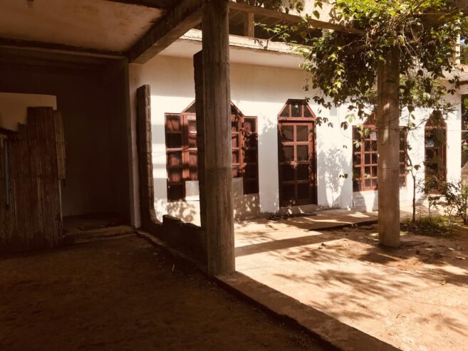Commercial building with 76 perches For Sale Nittambuwa