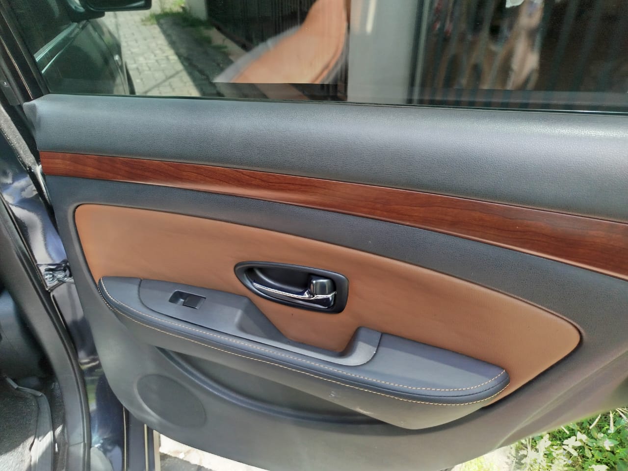 Nissan Bluebird sylphy 2011