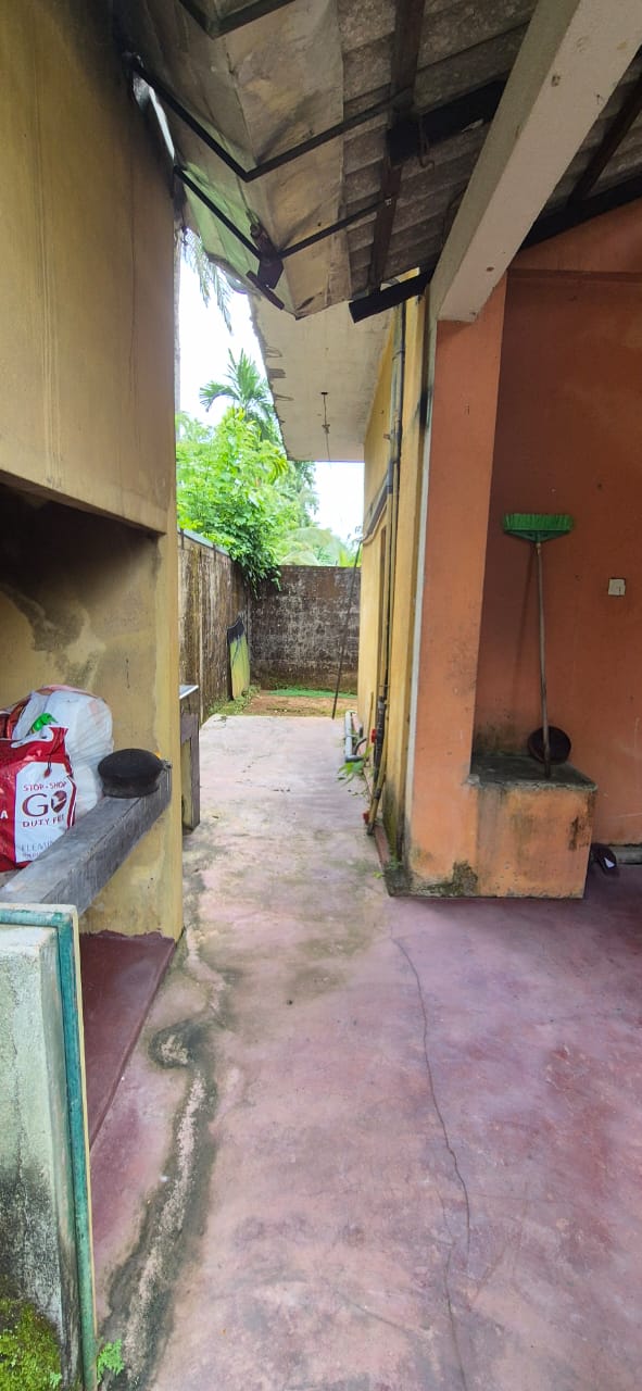 Land With House For Sale In Kubaloluwa Veyangoda