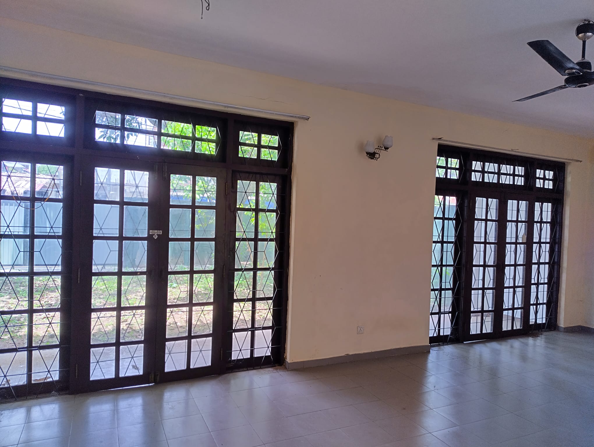 Commercial Building for Lease – Prime Location in Wattala