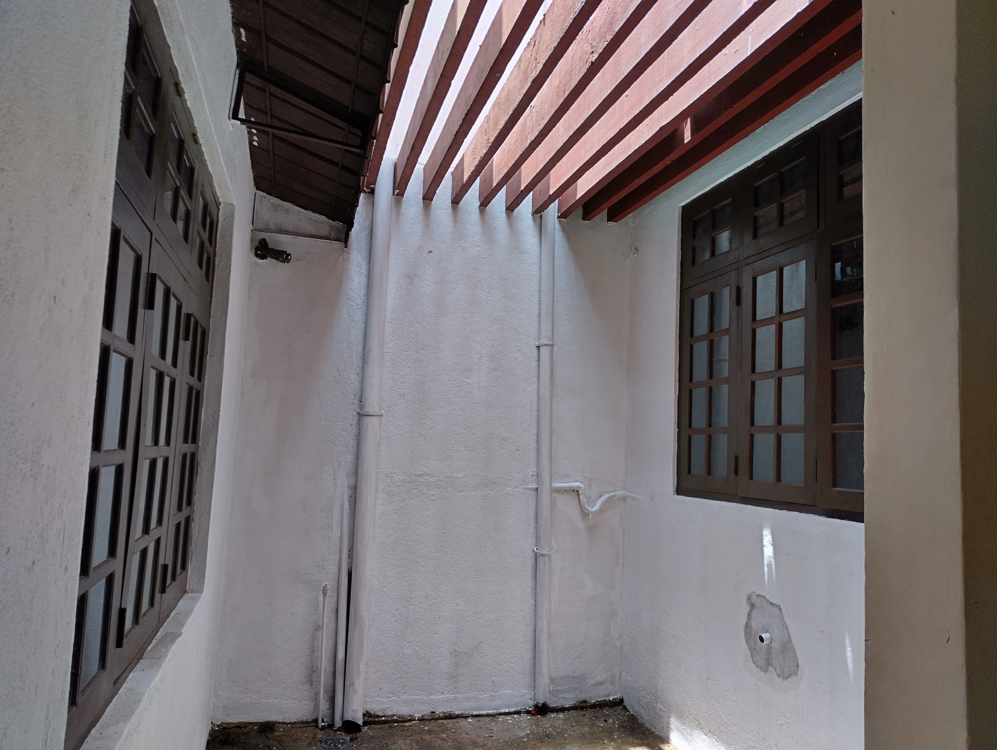 Commercial Building for Lease – Prime Location in Wattala