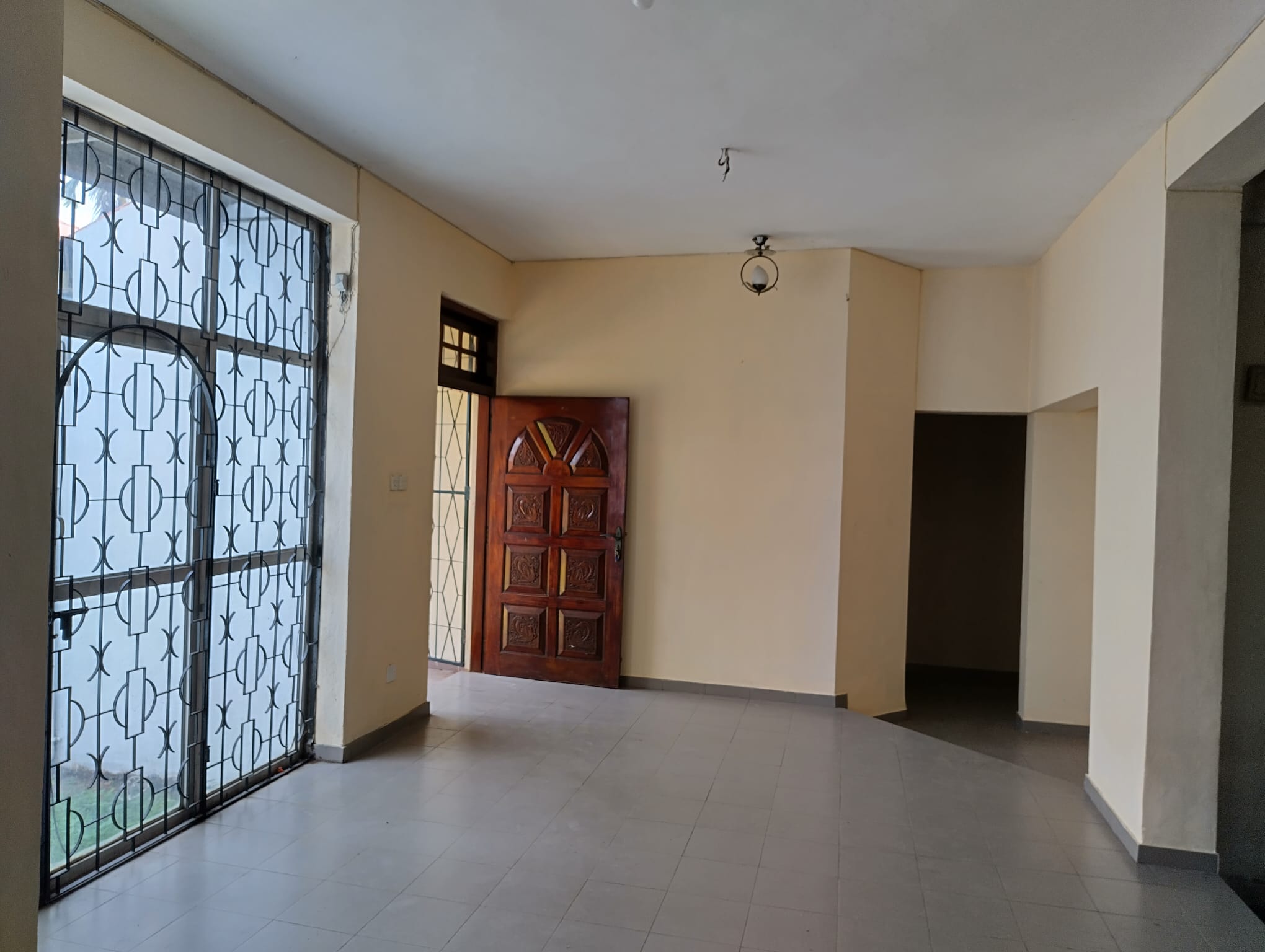 Commercial Building for Lease – Prime Location in Wattala