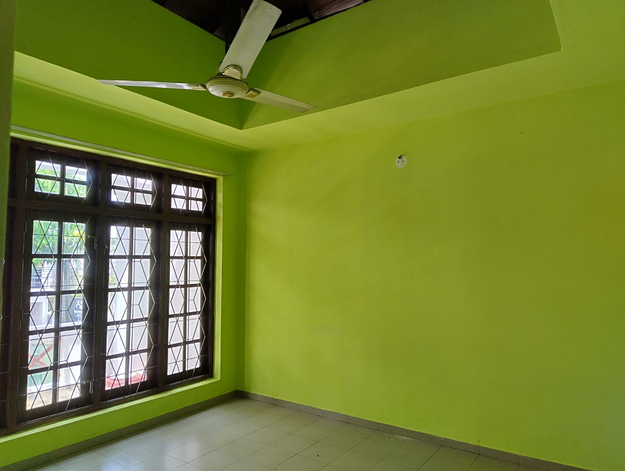 Commercial Building for Lease – Prime Location in Wattala