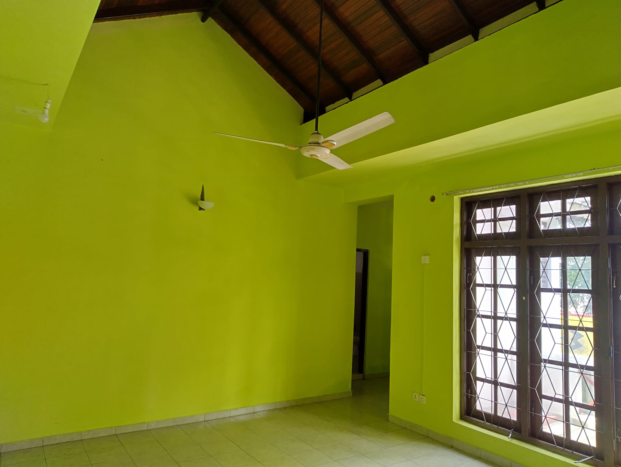 Commercial Building for Lease – Prime Location in Wattala