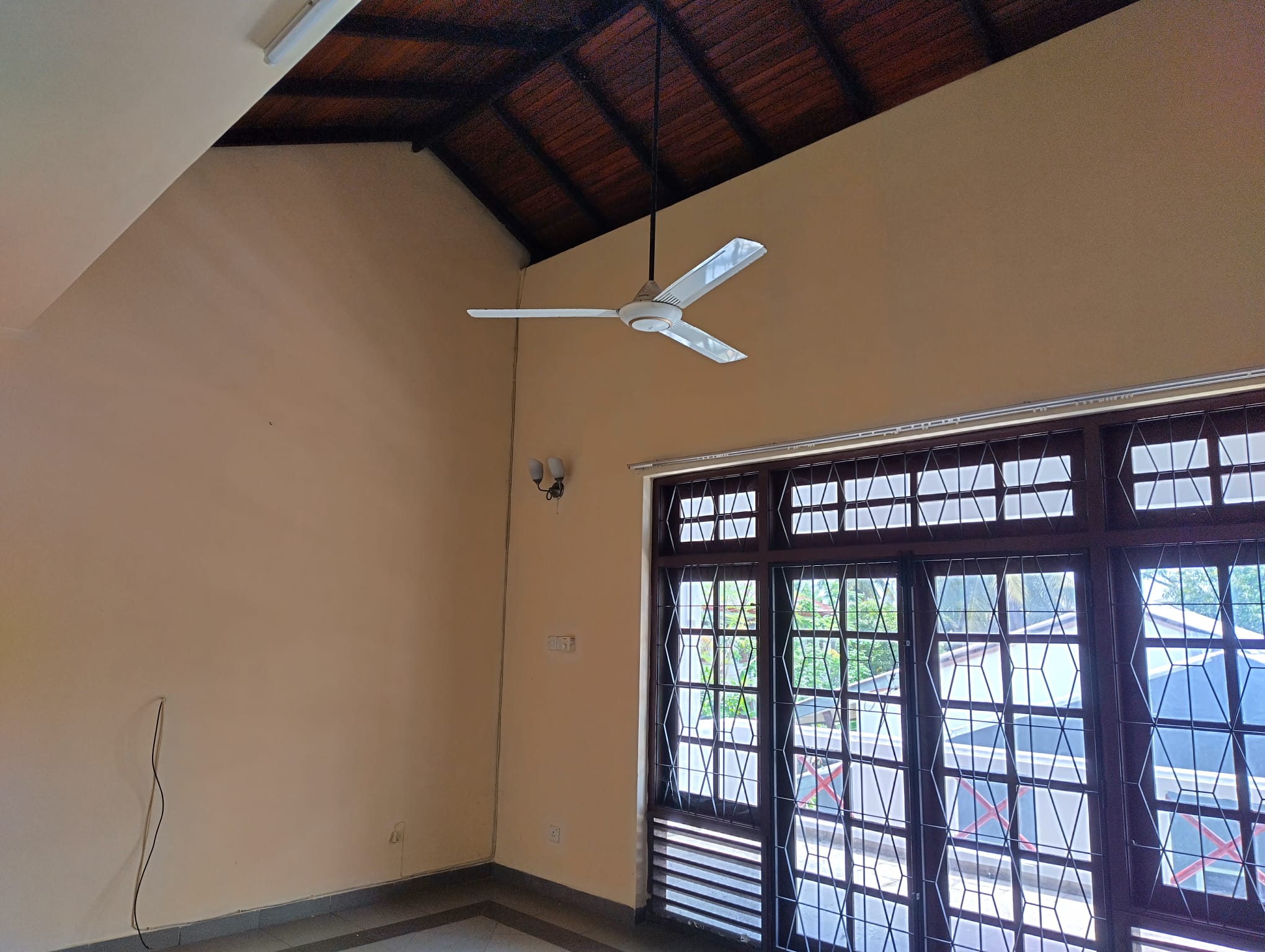 Commercial Building for Lease – Prime Location in Wattala