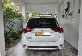 Mitsubishi Outlander PHEV G Navi Premium 2015