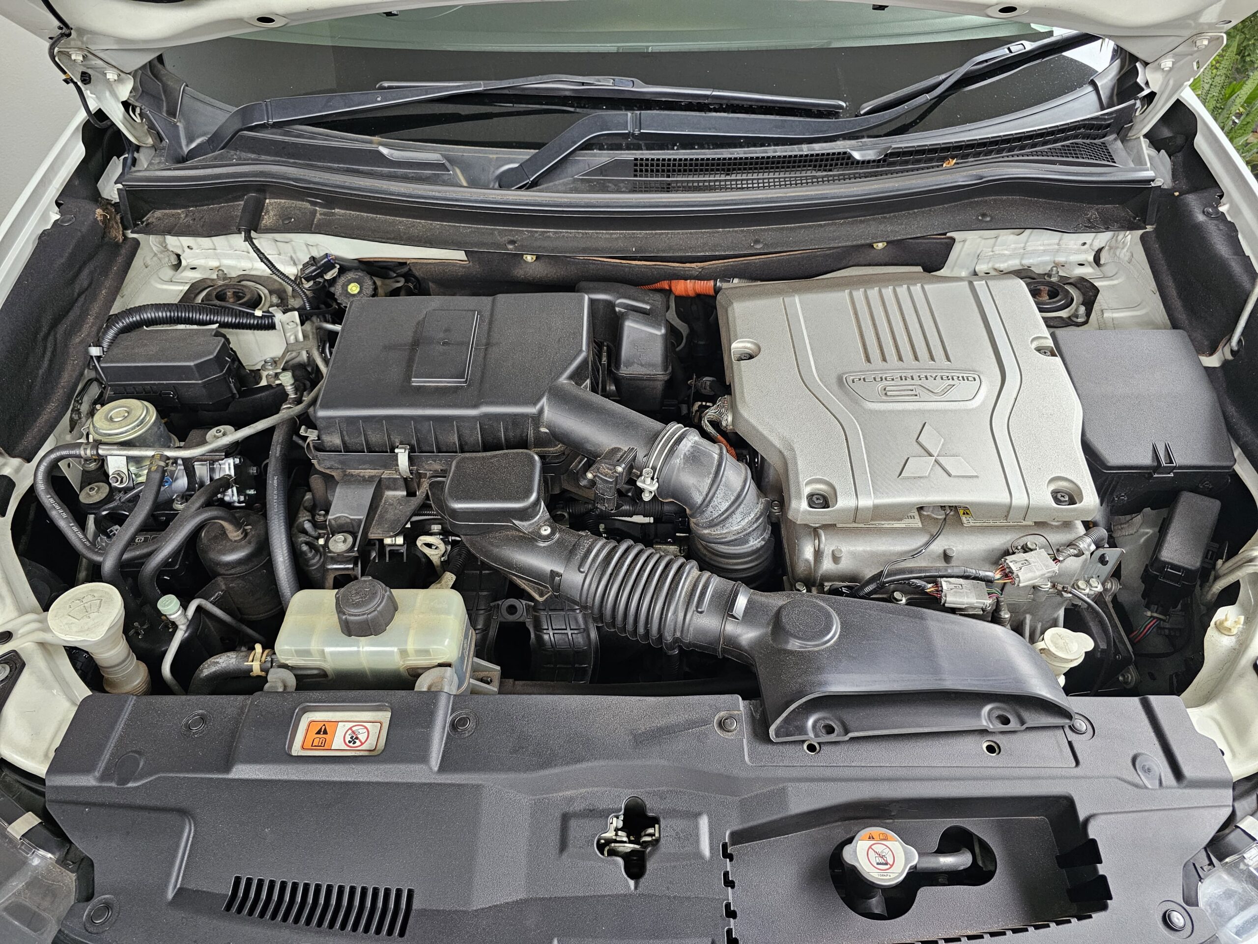 Mitsubishi Outlander PHEV G Navi Premium 2015