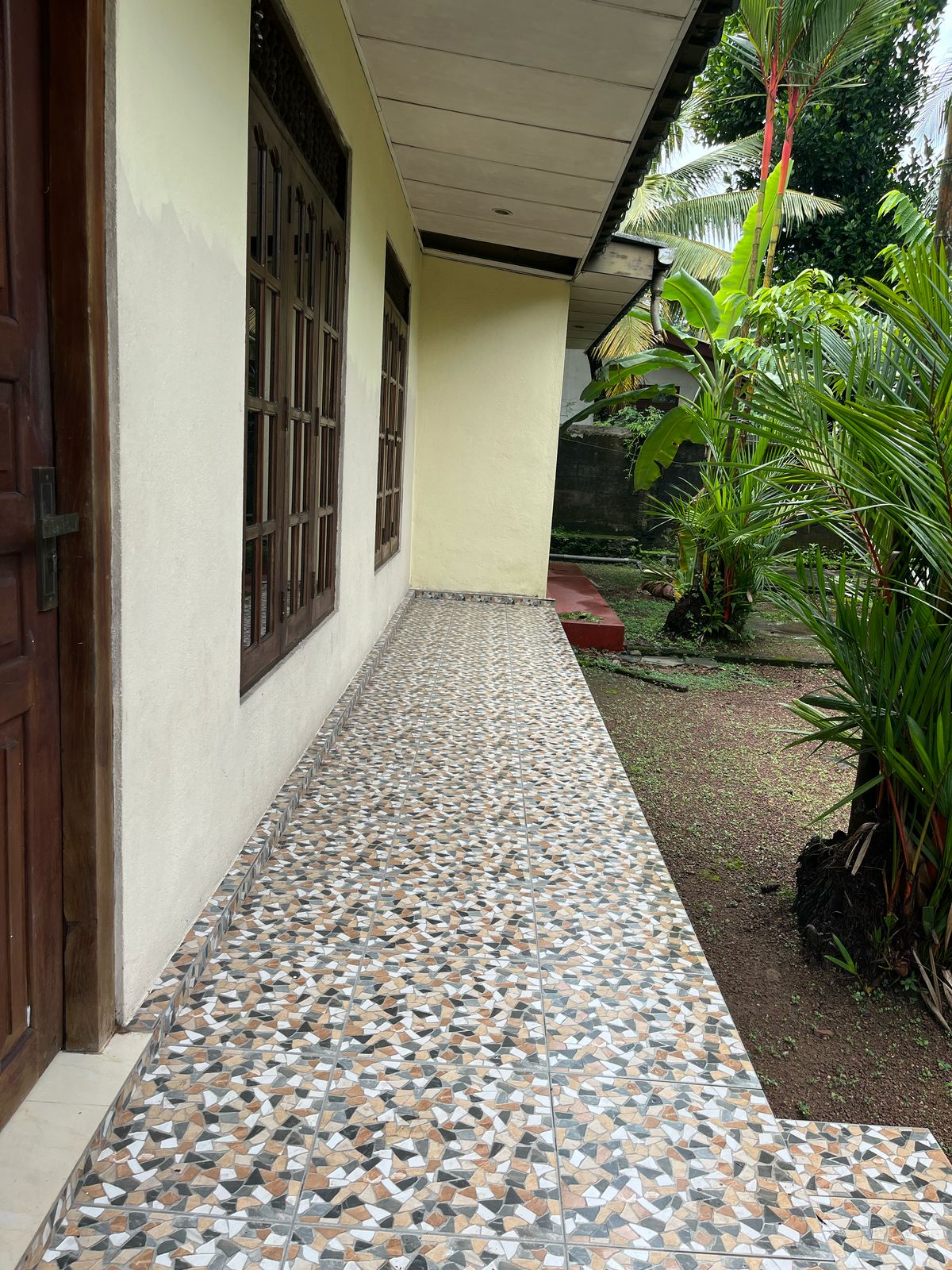 Houses Sale in Makola