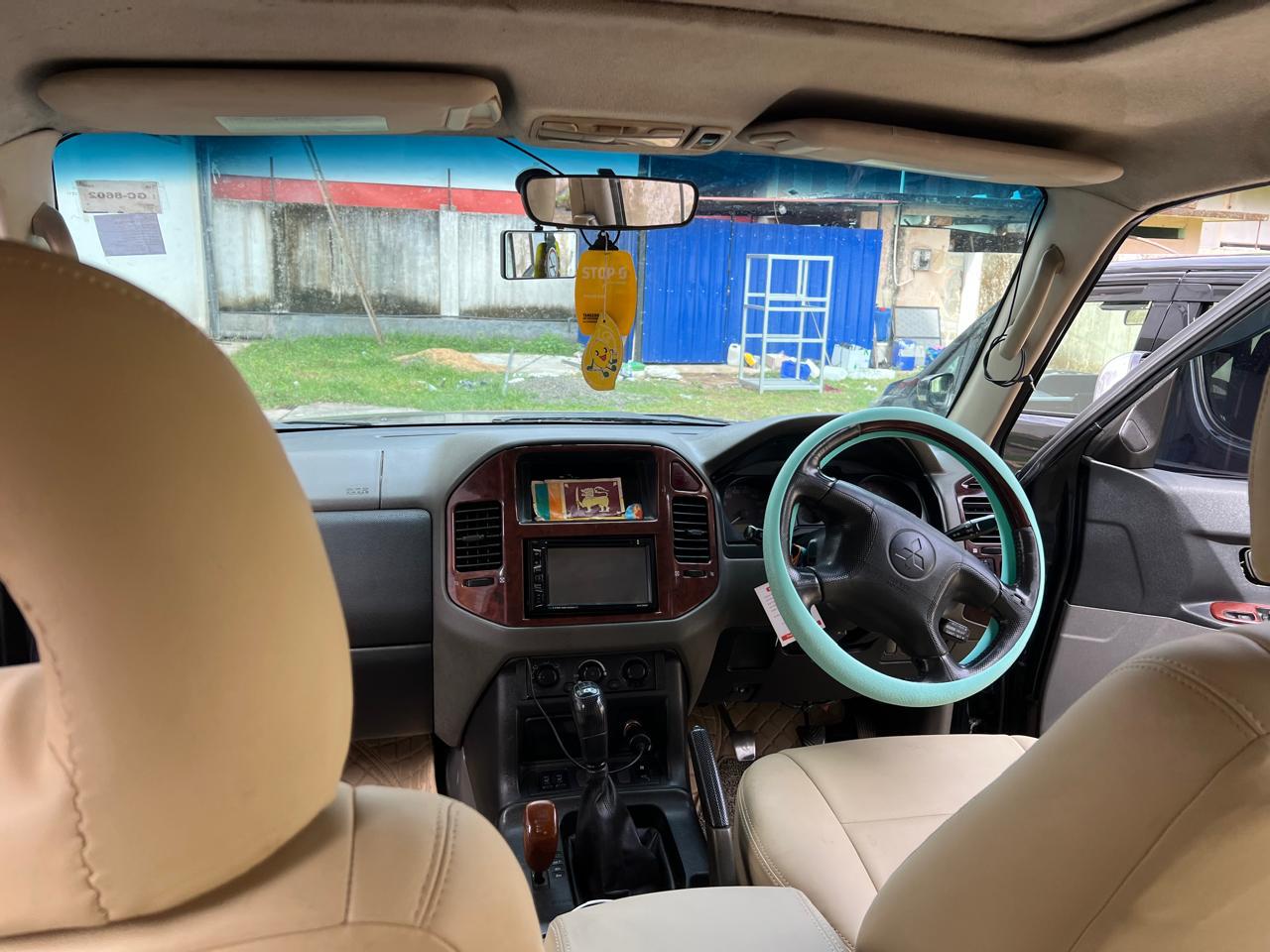 Mitsubishi Montero 2000