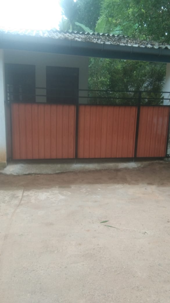 රදාවන ,මංඩාවල නිවසක් විකිණීමට ඇත.