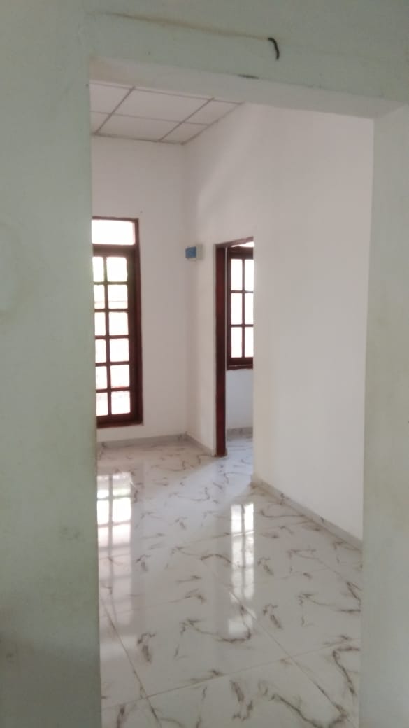 රදාවන ,මංඩාවල නිවසක් විකිණීමට ඇත.