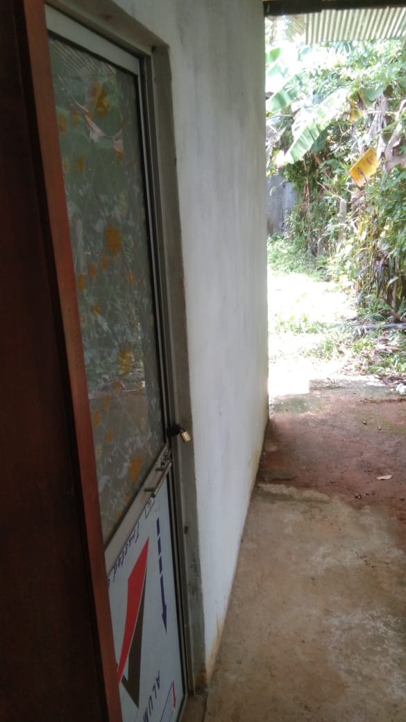 රදාවන ,මංඩාවල නිවසක් විකිණීමට ඇත.