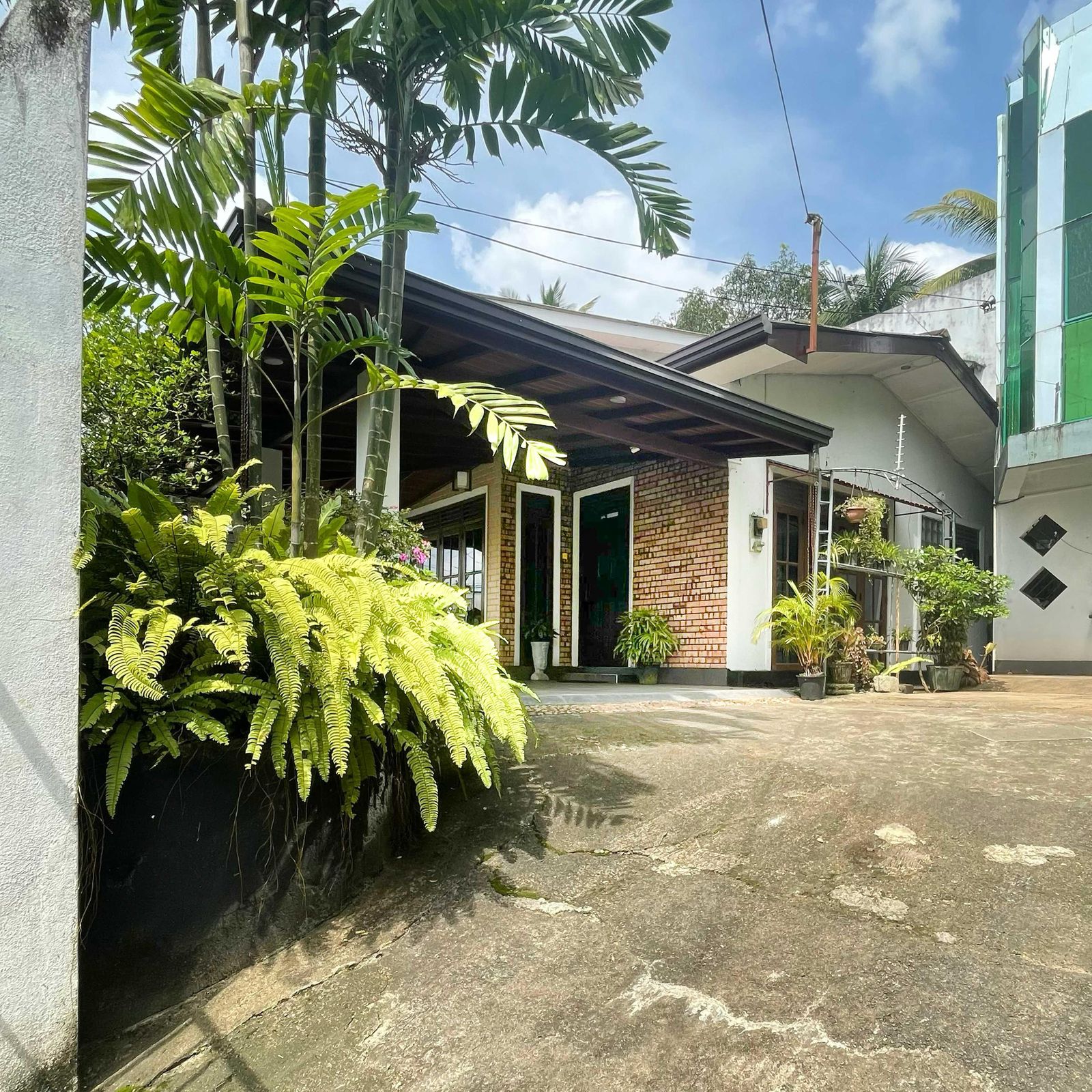 Two Story House with Business Space Near Karapitiya – Galle