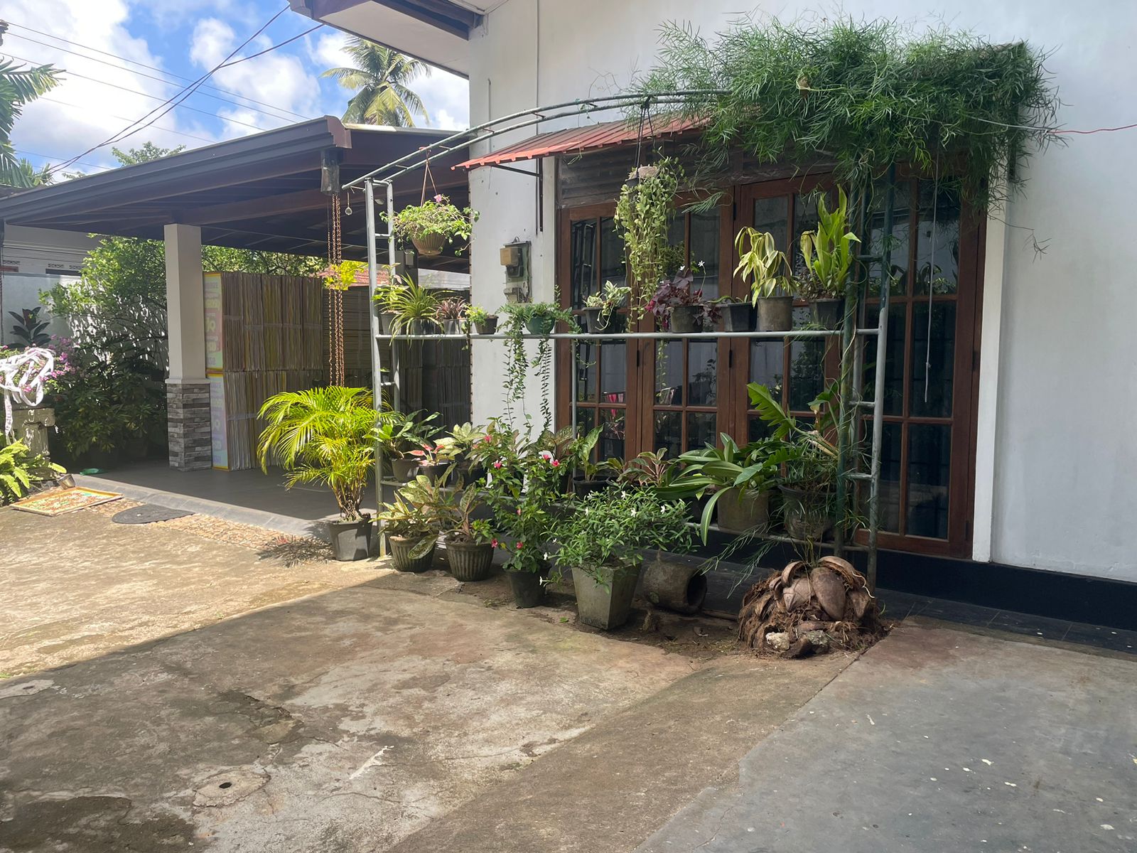 Two Story House with Business Space Near Karapitiya – Galle