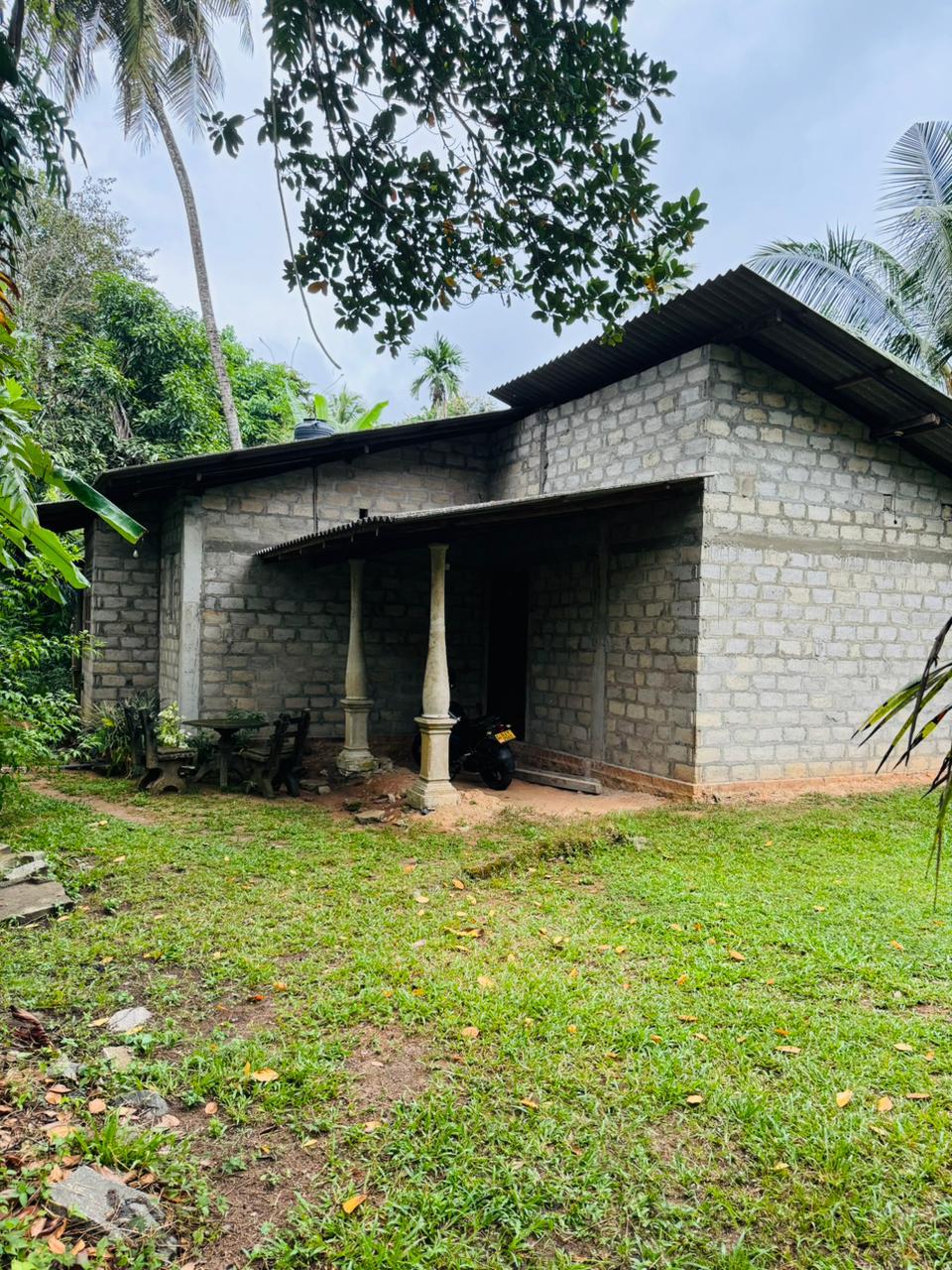 Half-Finished Two-Story Home on 19.6 Perch Land වේයන්ගොඩ