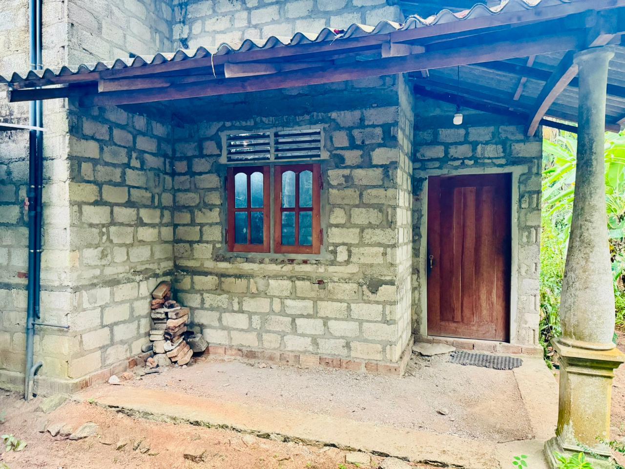 Half-Finished Two-Story Home on 19.6 Perch Land වේයන්ගොඩ