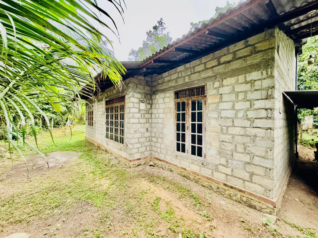 Half-Finished Two-Story Home on 19.6 Perch Land වේයන්ගොඩ