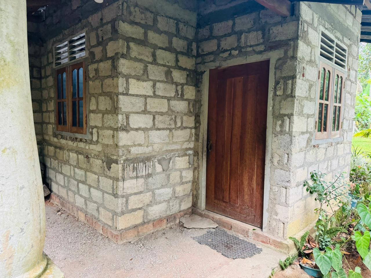 Half-Finished Two-Story Home on 19.6 Perch Land වේයන්ගොඩ