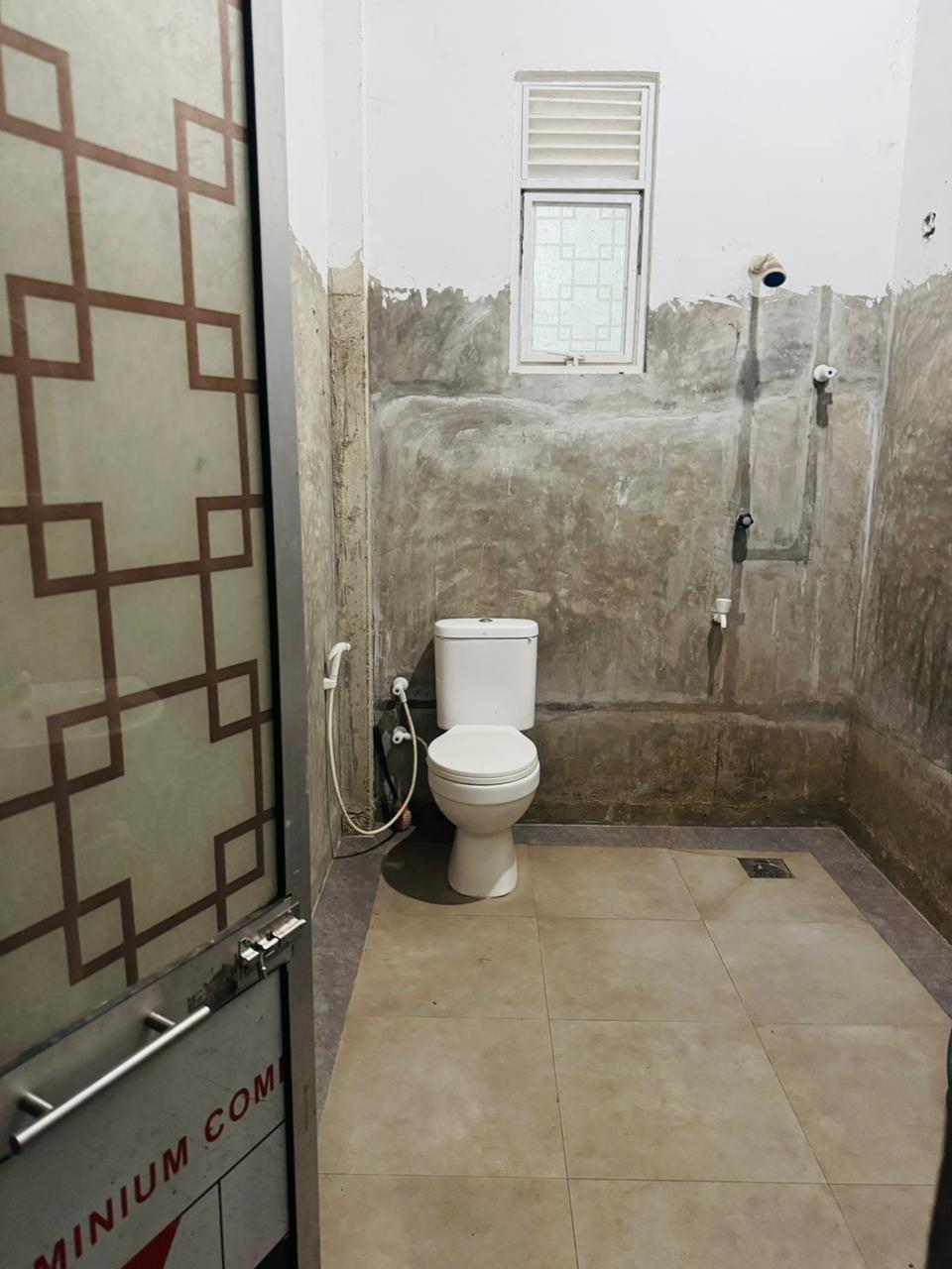 Half-Finished Two-Story Home on 19.6 Perch Land වේයන්ගොඩ