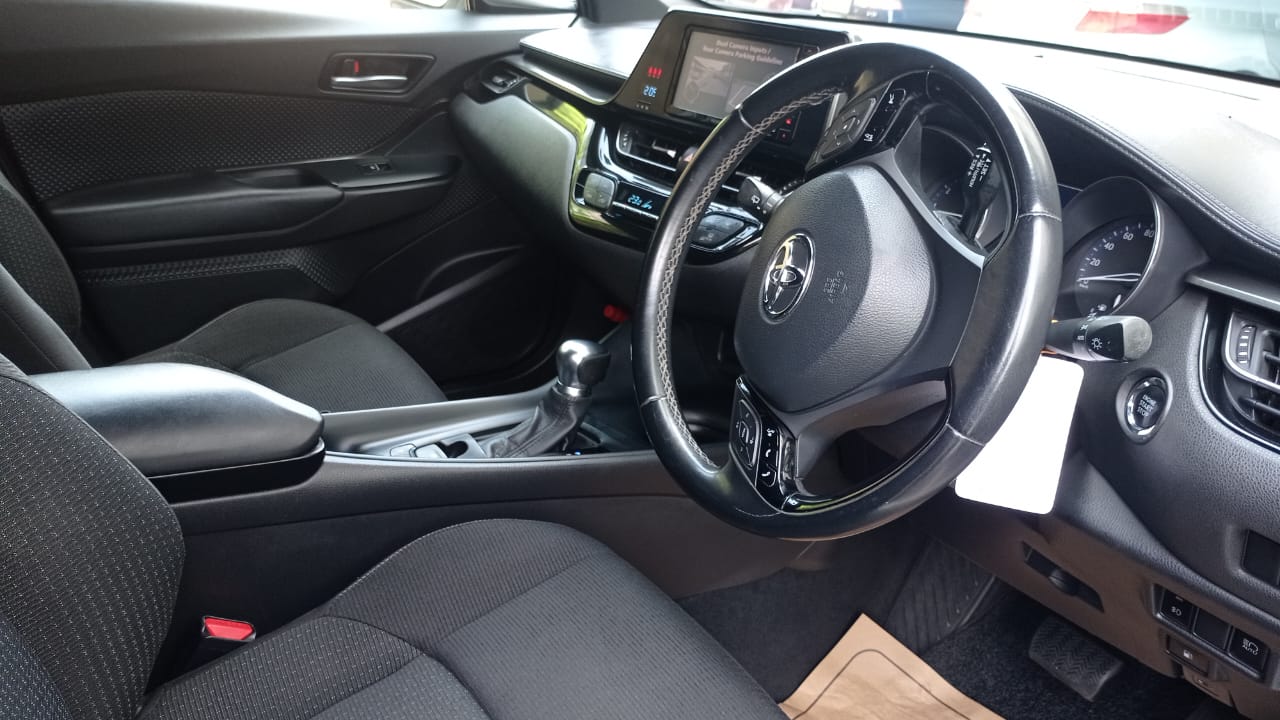 Toyota CHR NGX 50 4×4 2016