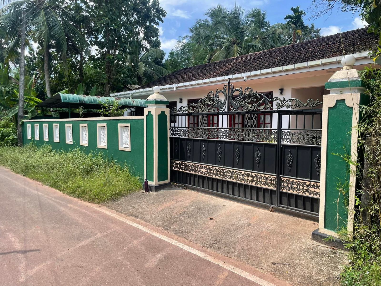 සියලු වැඩ නිමවා ඇති අංග සම්පුර්ණ නිවසක් විකිණීමට දූනගහ