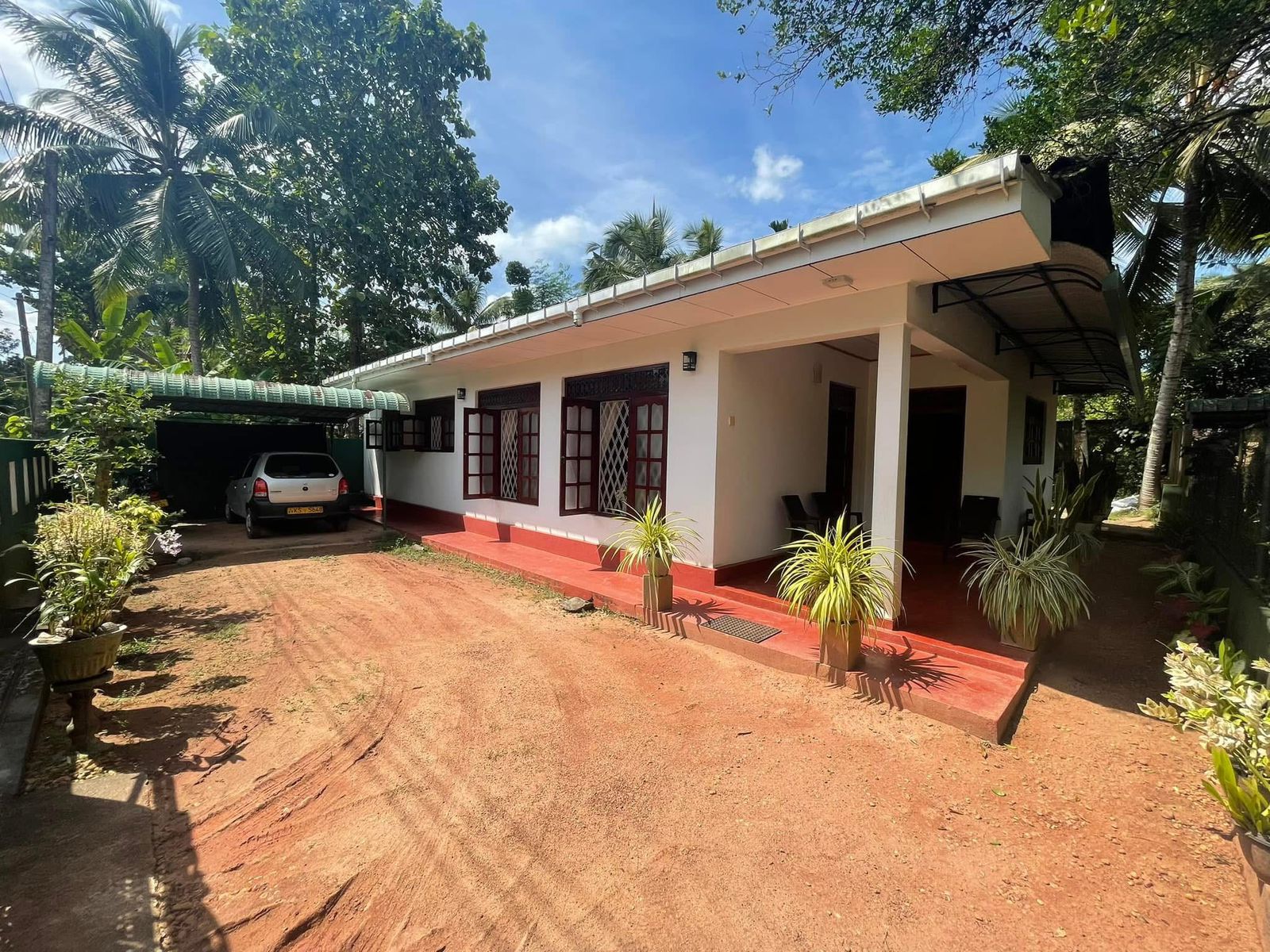 සියලු වැඩ නිමවා ඇති අංග සම්පුර්ණ නිවසක් විකිණීමට දූනගහ