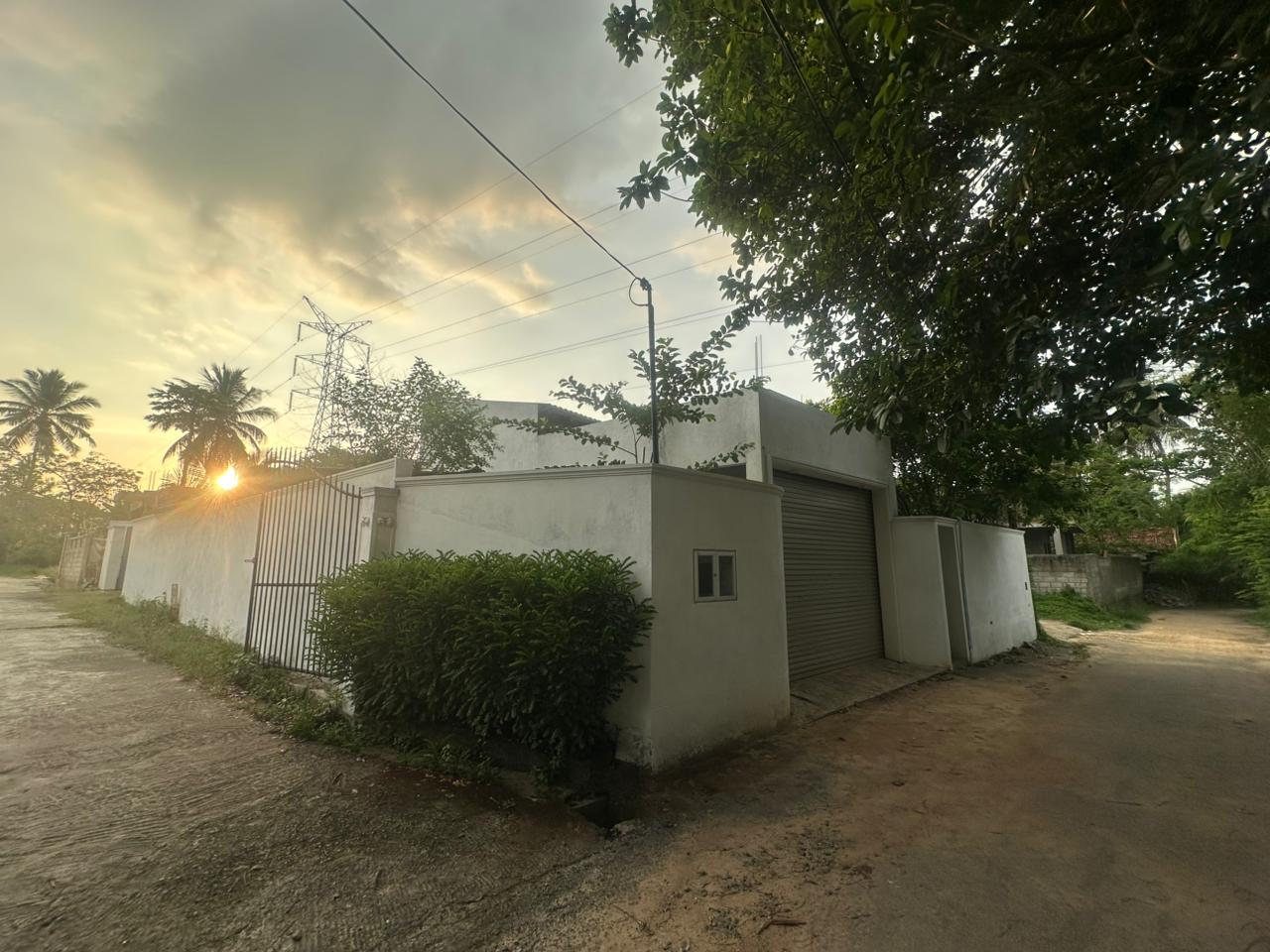 Urgent House for Sale Nawagamuwa