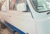 Toyota Hiace LH 30v