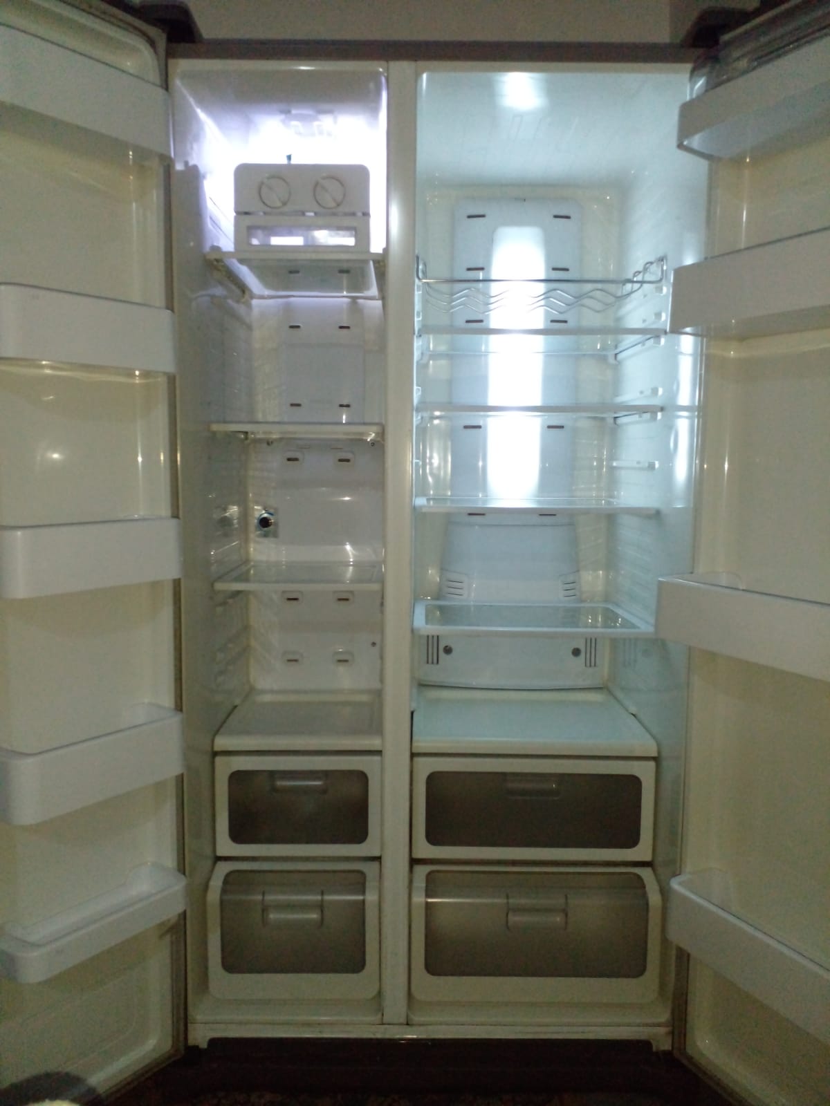Refrigerator