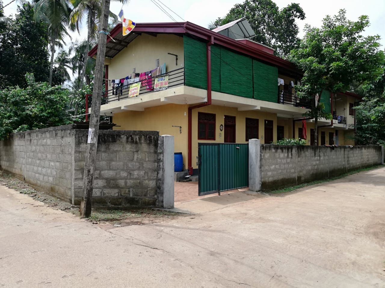 Building for Sale in Malwana