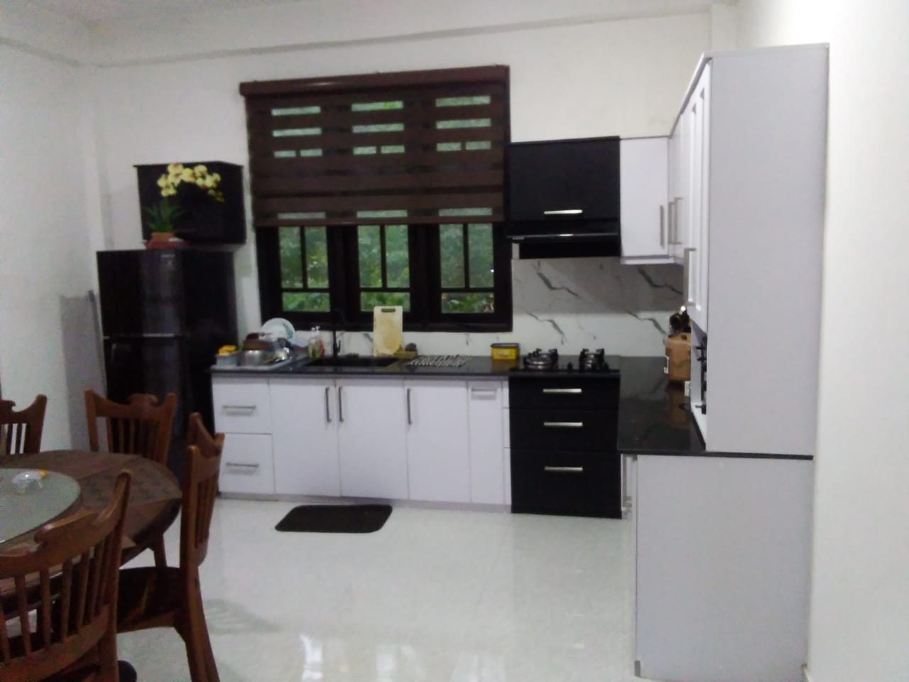 Three Story House to Sale in Heerassagala Kandy