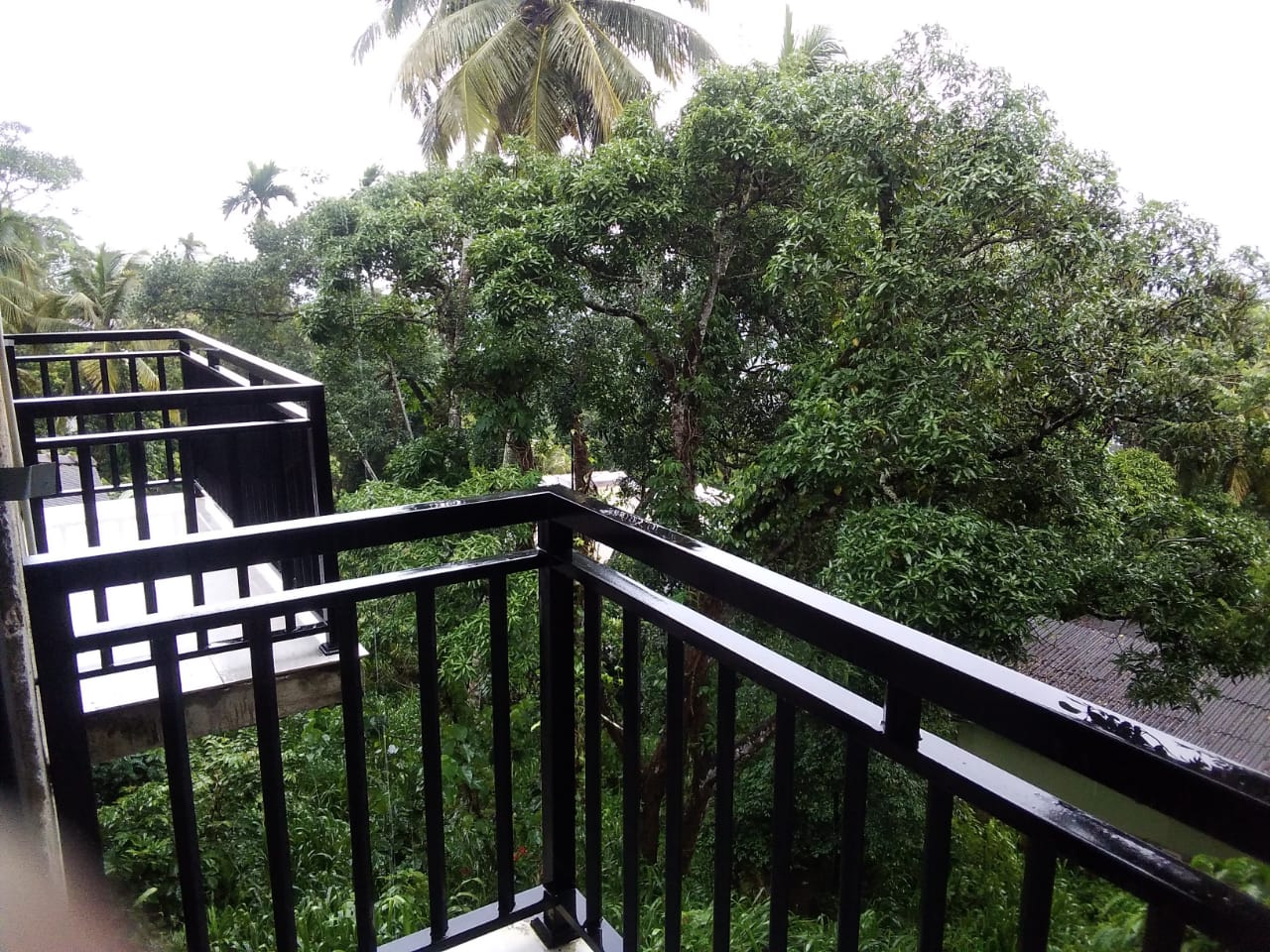 Three Story House to Sale in Heerassagala Kandy