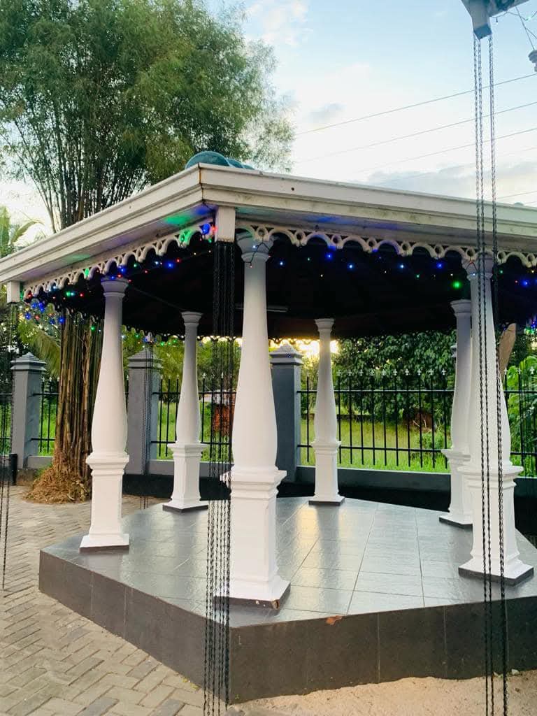 Restaurant with House in Divulapitiya