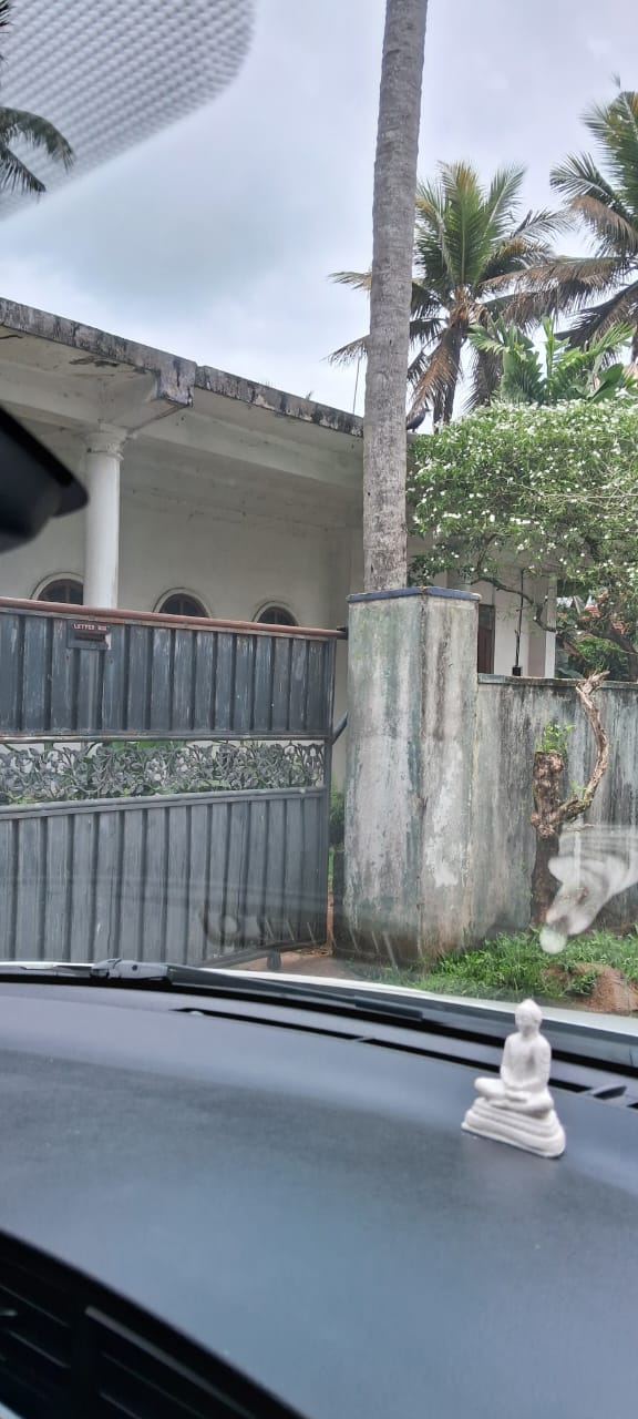 Close to Colombo Luxury, with A Peaceful Village Ambiance Kandana