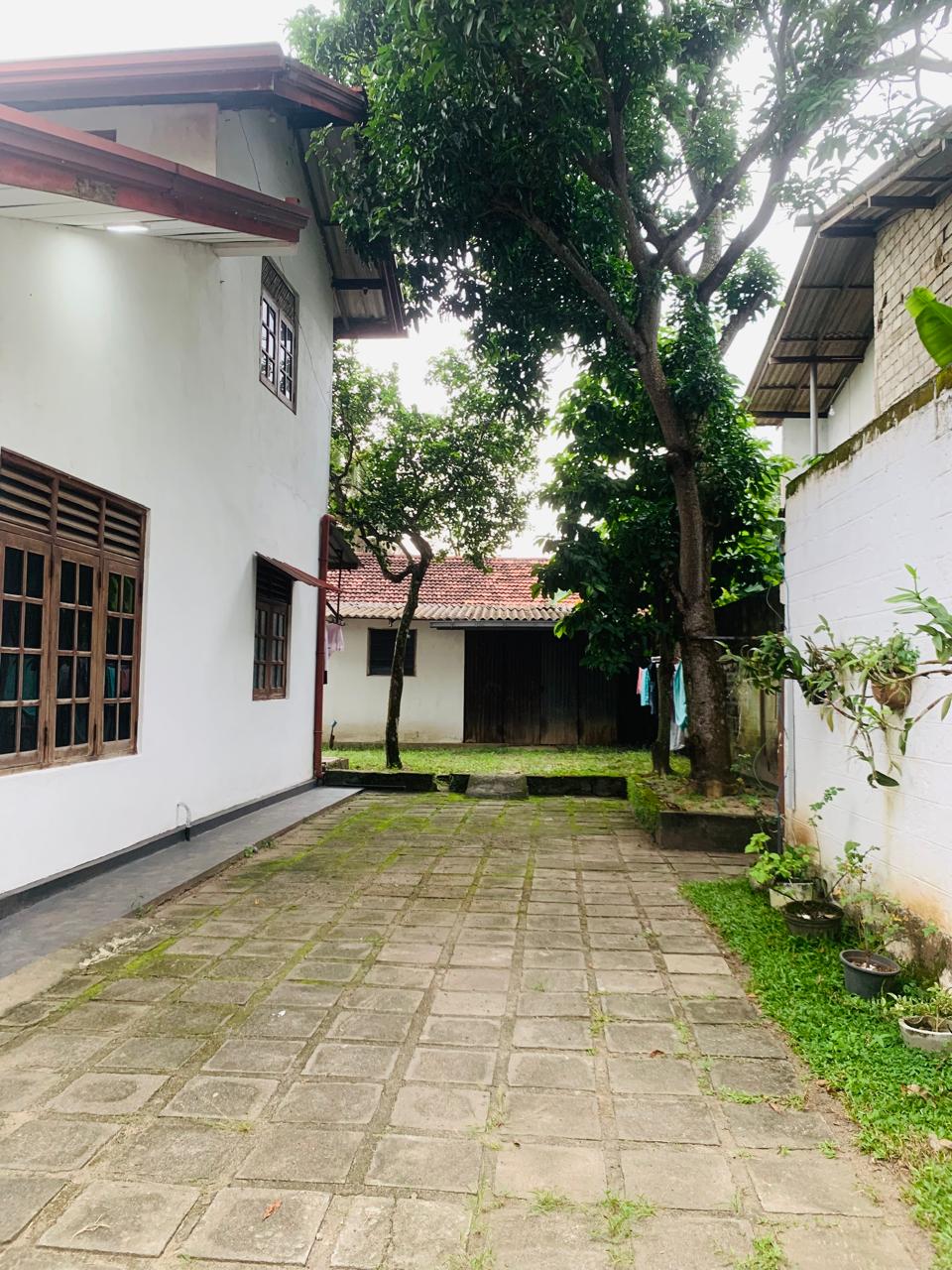 Elegant 3-Bedroom Family Home for Sale in the Heart of Wadduwa