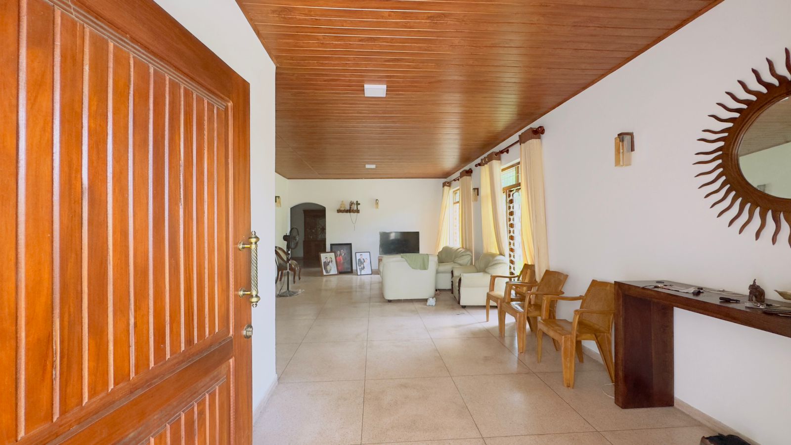 House for Sale With 20P Land Makola