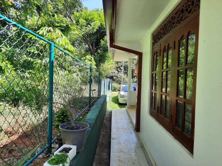 Two Medium Sized Houses for Sale in Belihuloya, Balangoda