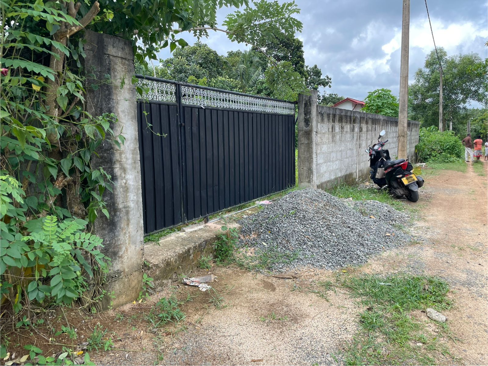 Land for sale in Walikala Road, Pokunuwita