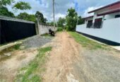 Land for sale in Walikala Road, Pokunuwita